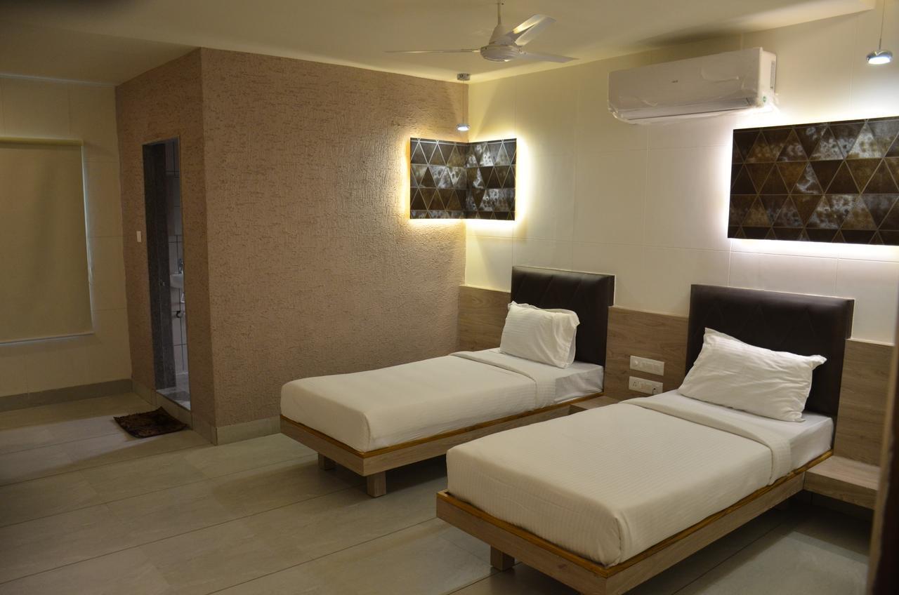 Hotel Apple Residency à Pātan Extérieur photo