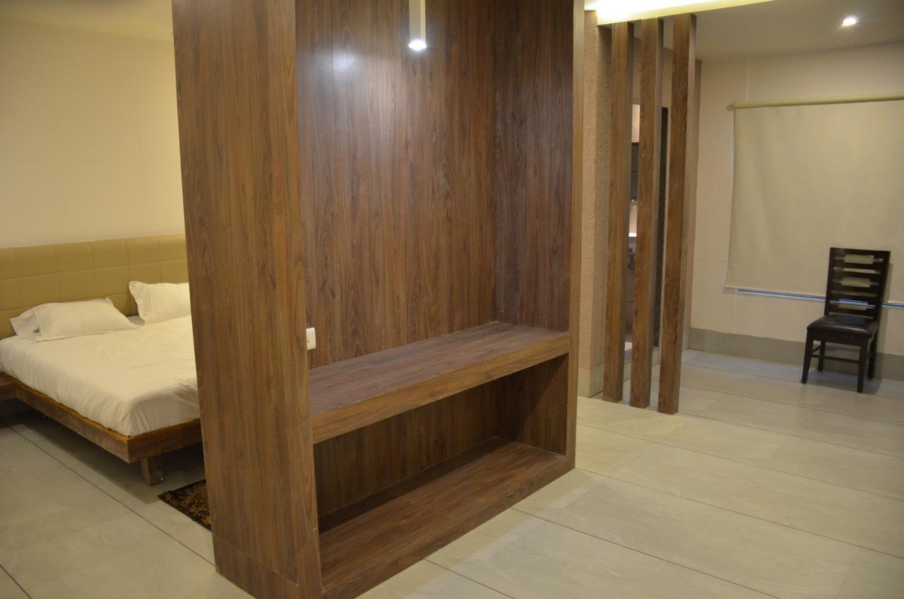 Hotel Apple Residency à Pātan Extérieur photo