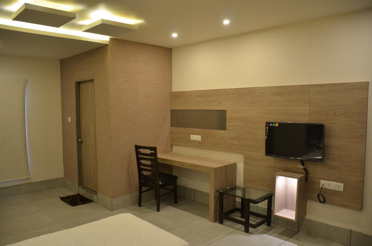 Hotel Apple Residency à Pātan Extérieur photo