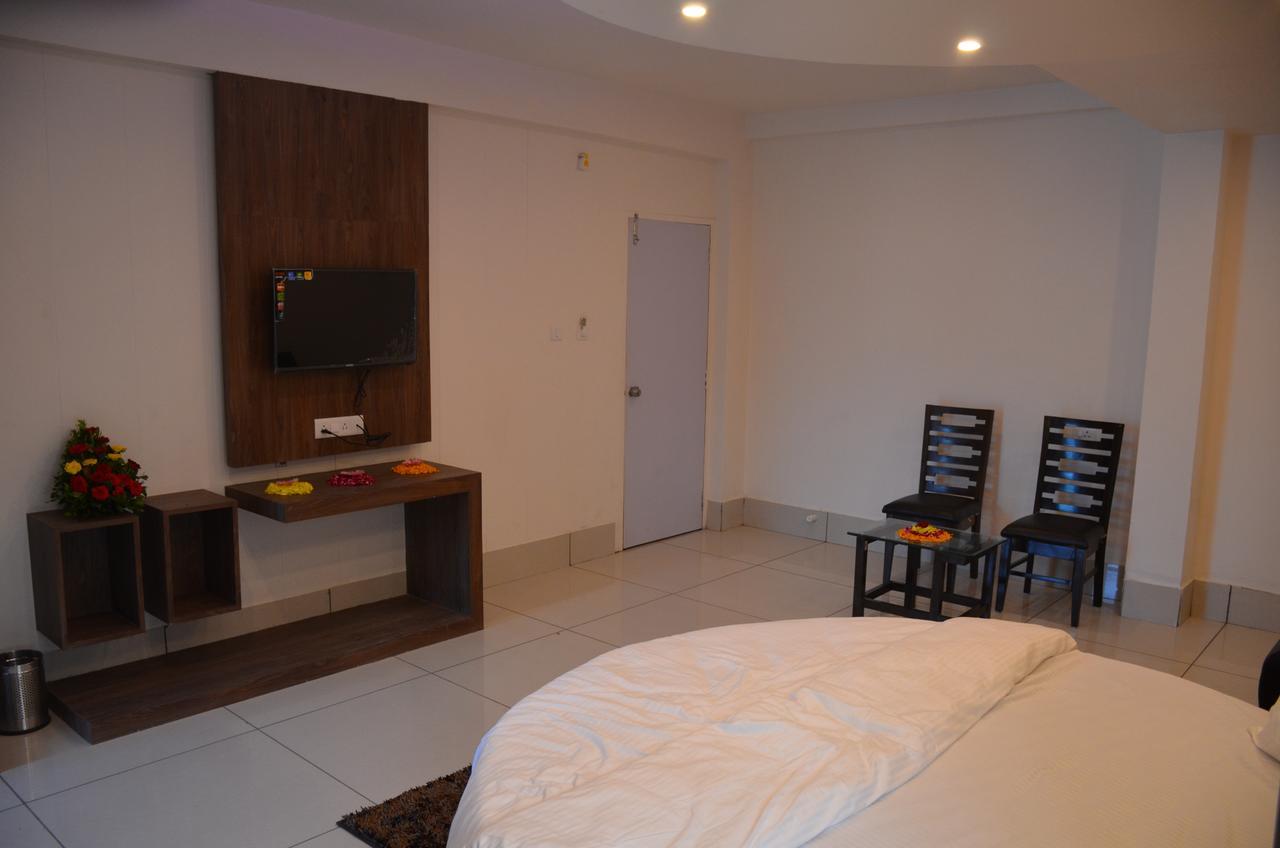 Hotel Apple Residency à Pātan Extérieur photo