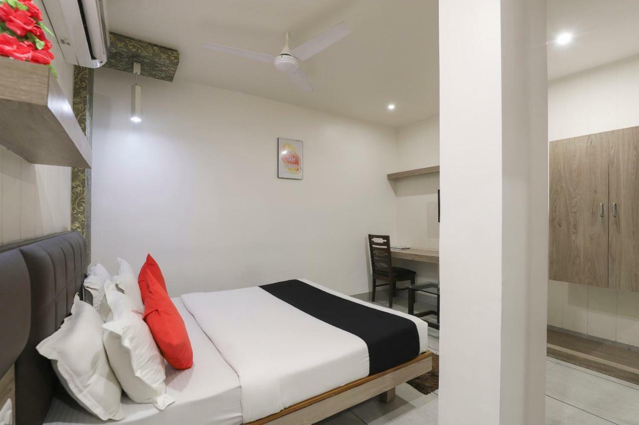 Hotel Apple Residency à Pātan Extérieur photo